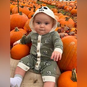 Halloween one piece | Size: 3-6 Months | color: green